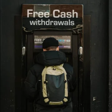 Legyenek ingyenesek a lakossági banki szolgáltatások!